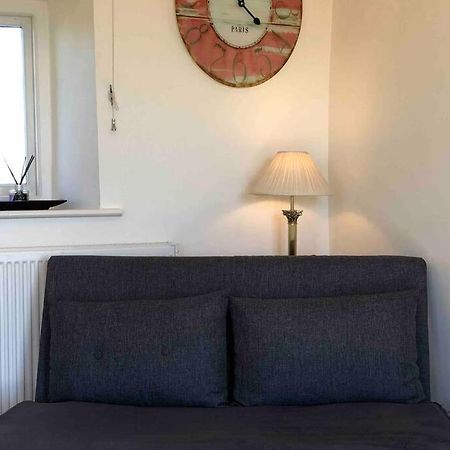 Secluded Romantic Cotswolds Barn - Sleeps 2 To 4 - Near Cirencester - Dog Friendly Villa Kemble Exteriör bild